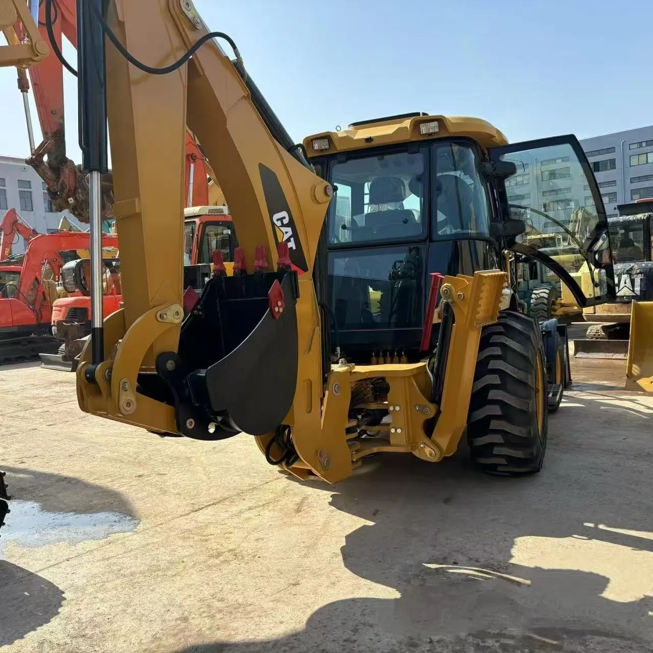 Retroexcavadora CATERPILLAR 420 (2025) - Foto # 6