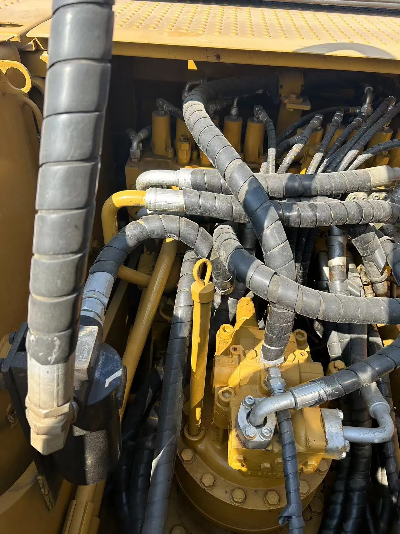 Excavadora CATERPILLAR 320 (2023) - Foto # 3