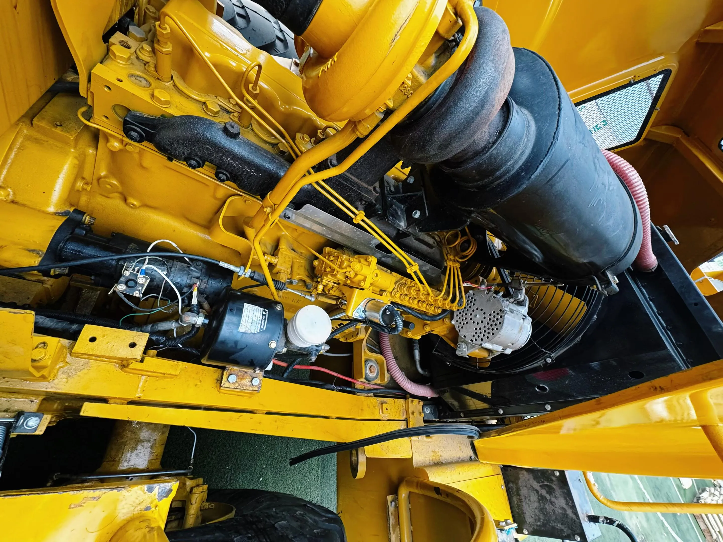 Cargador frontal CATERPILLAR 966H (2017) - Foto # 5