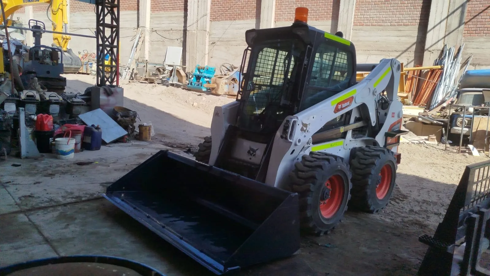 Minicargador BOBCAT S650 (2023)