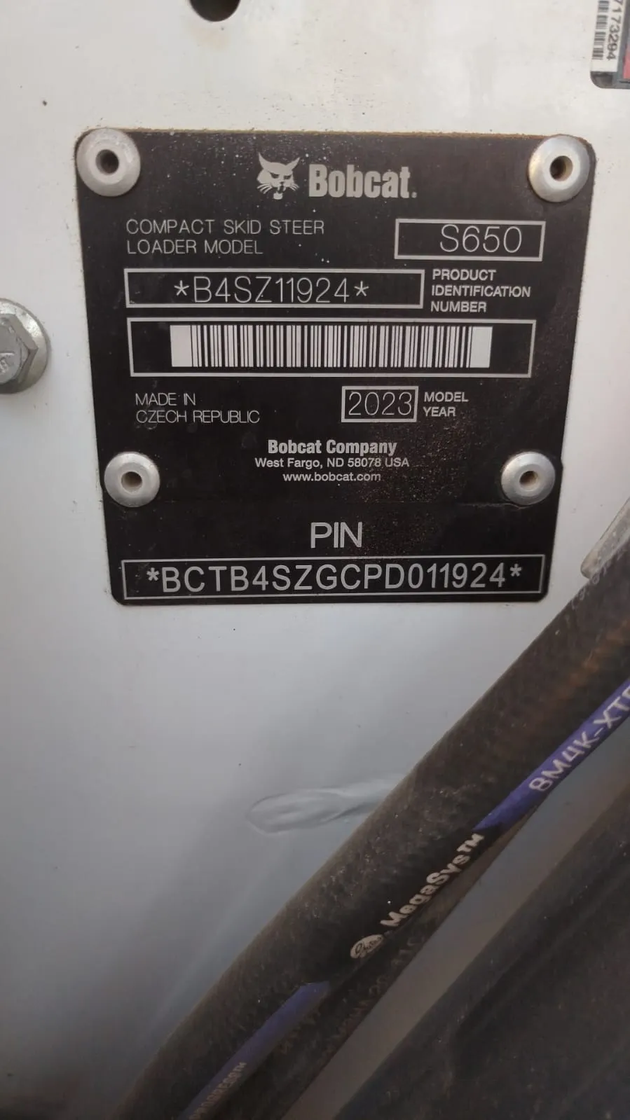 Minicargador BOBCAT S650 (2023) - Foto # 4