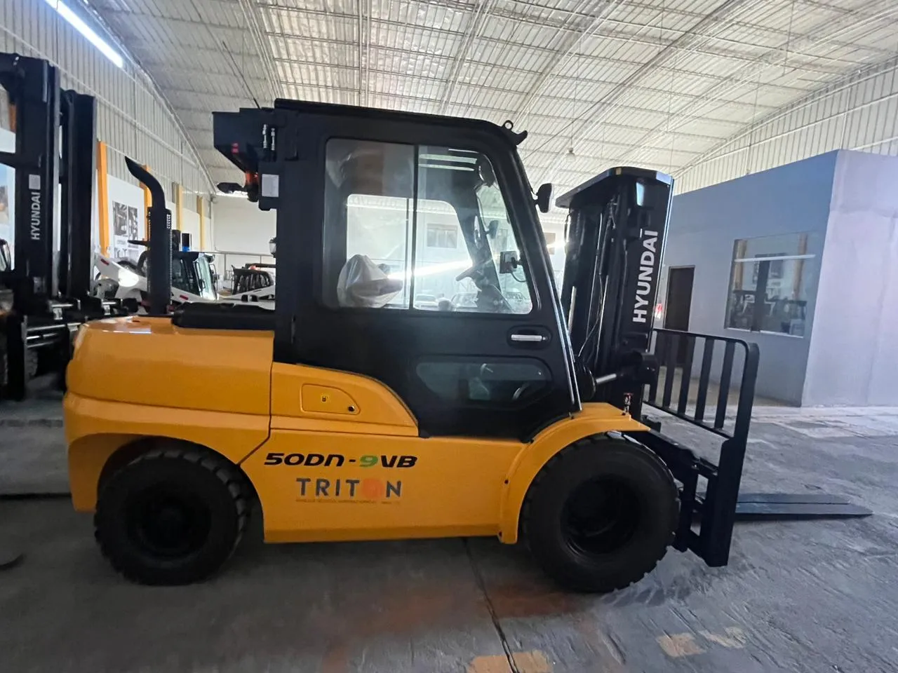 Montacargas HYUNDAI 50DN-9VB (2024) - Foto # 4