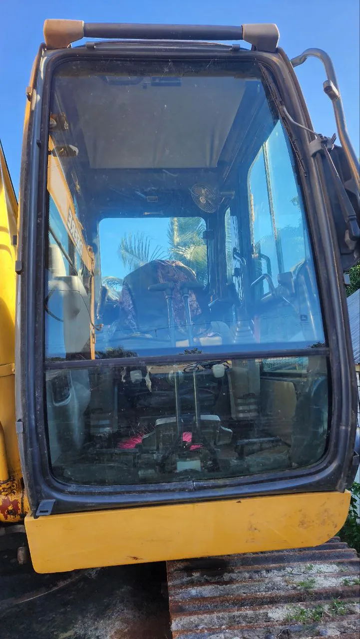 Excavadora JOHN DEERE 270C LC (2006) - Foto # 9