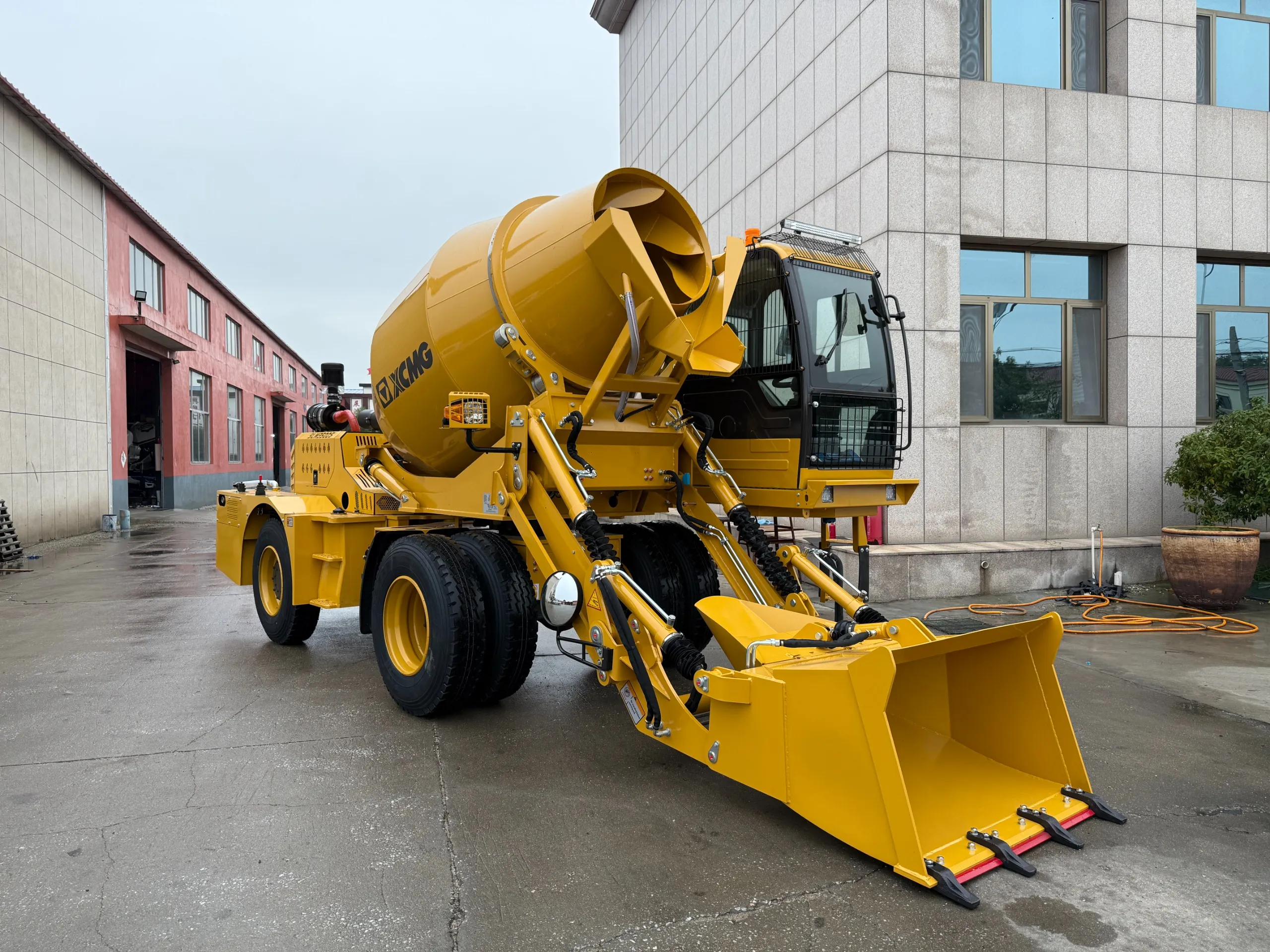 Autohormigonera XCMG SLM3500S (2025) - Foto # 5