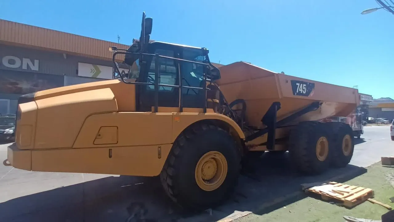 Volquete CATERPILLAR 745 (2019) - Foto # 2