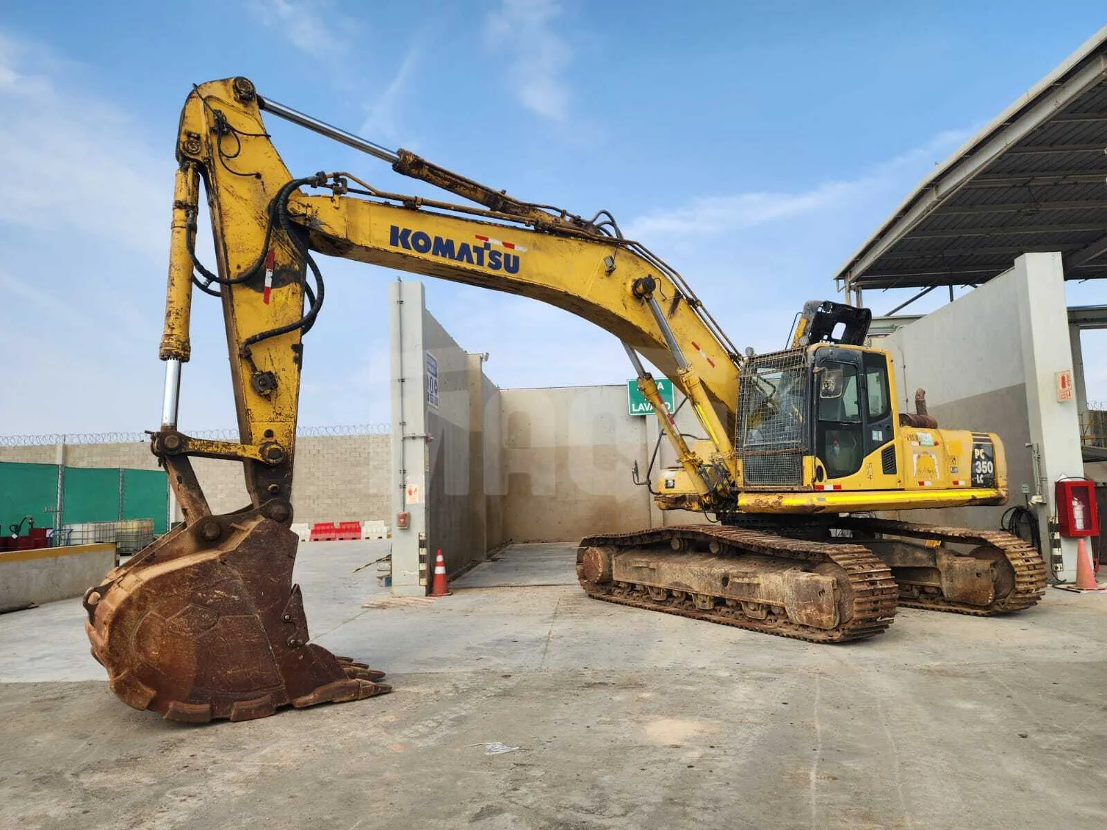 Excavadora sobre orugas KOMATSU PC350LC-8 (2013)