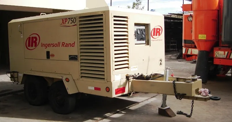 Compresora de aire INGERSOLL RAND XP750WCU (2014) - Foto # 2
