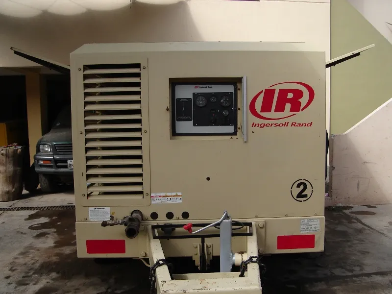Compresora de aire INGERSOLL RAND XP750WCU (2014) - Foto # 3