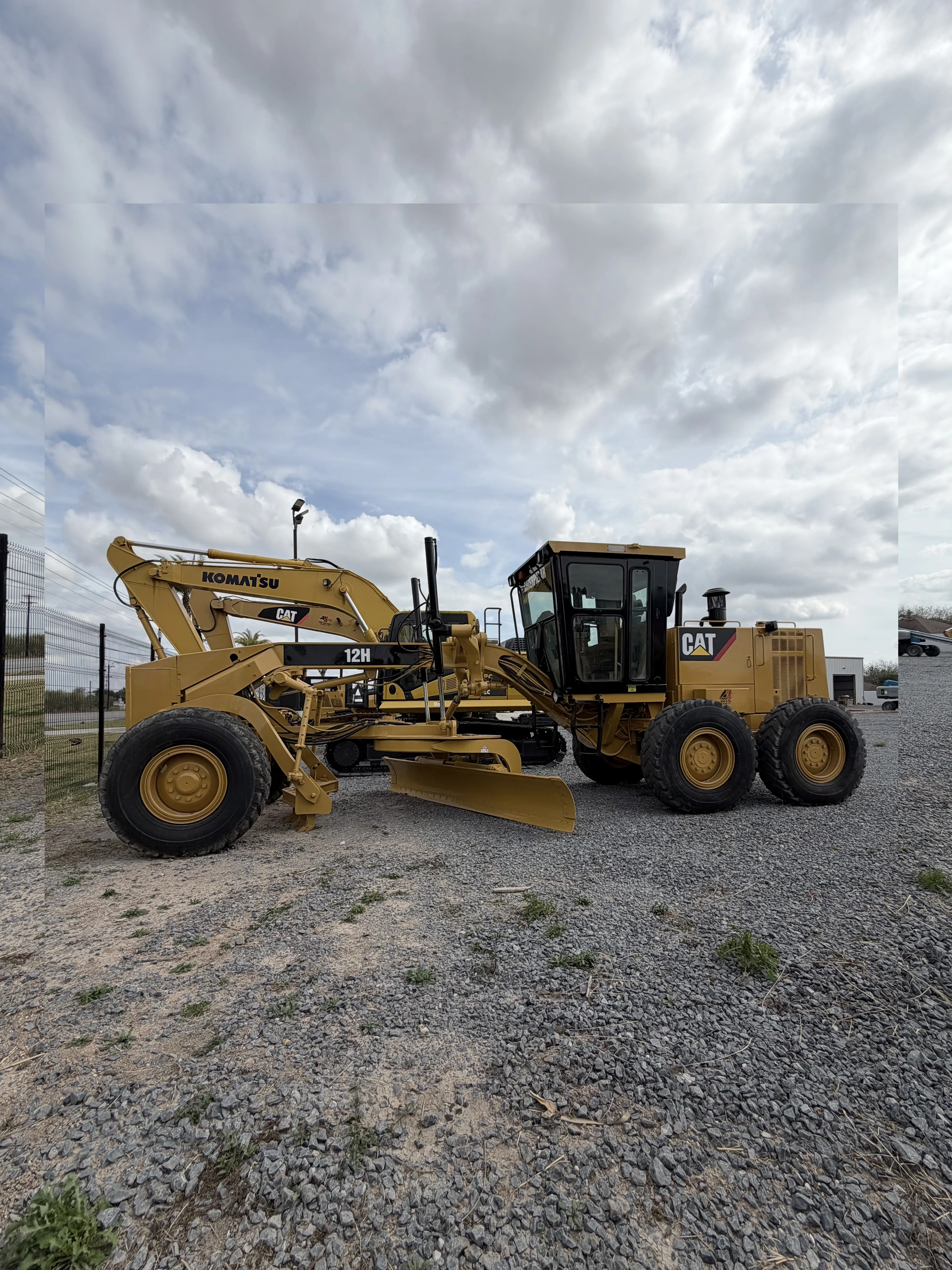 Motoniveladoras CATERPILLAR 12H (1998) - Foto # 3