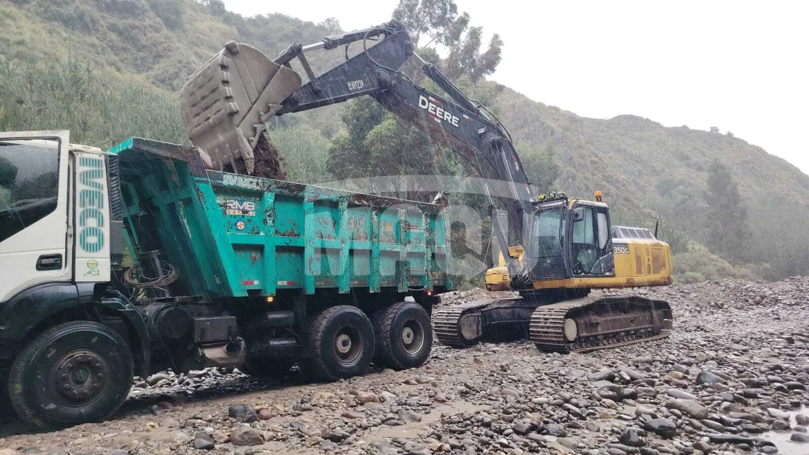 Excavadora sobre orugas JOHN DEERE 350GLC (2016) - Foto # 4