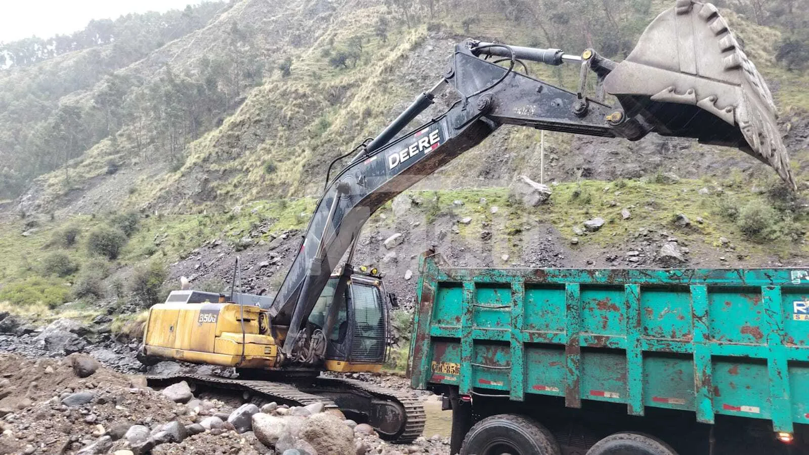 Excavadora sobre orugas JOHN DEERE 350GLC (2016) - Foto # 5