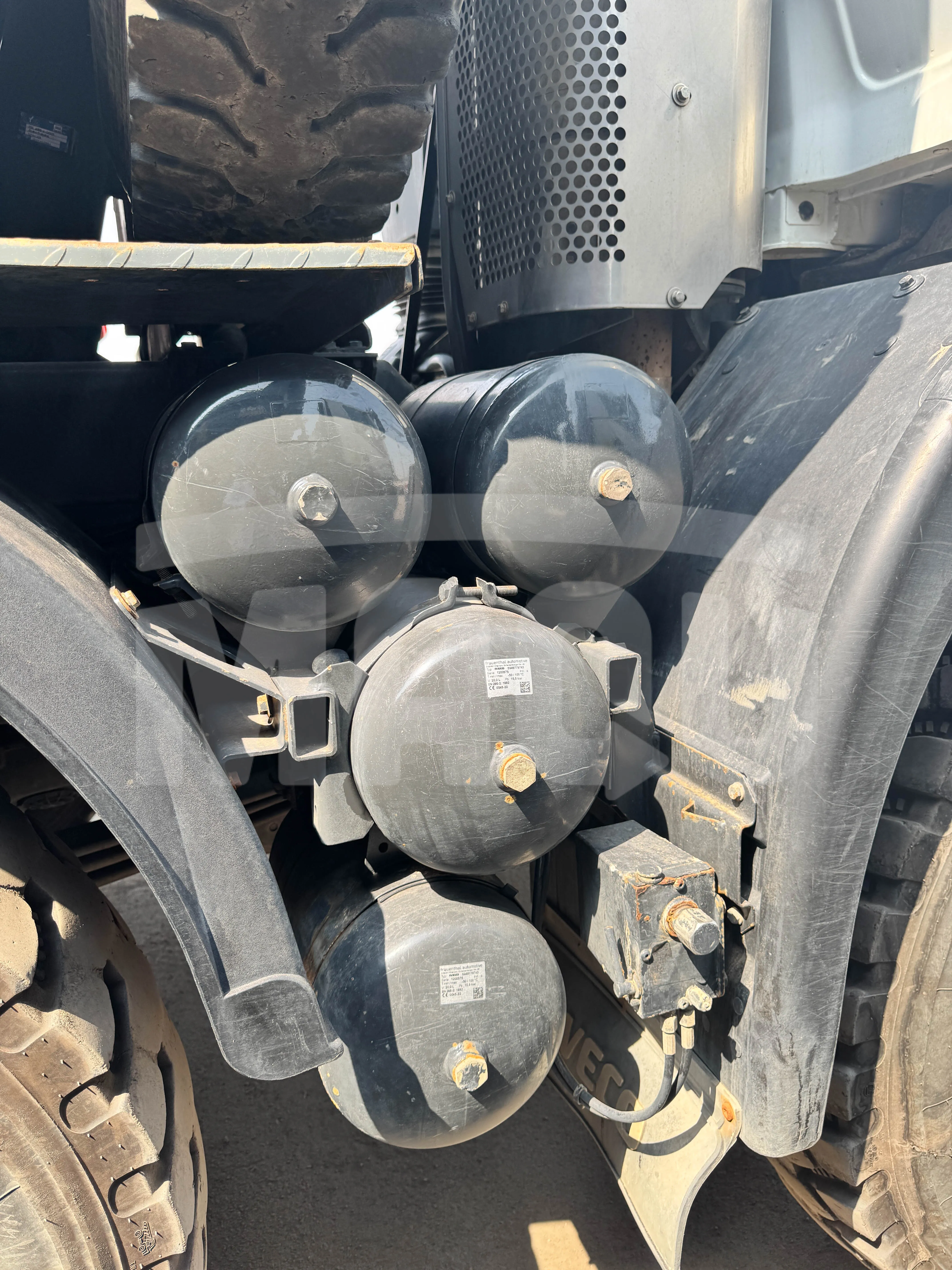 Volquete IVECO TRAKKER AD410T50H (2023) - Foto # 8