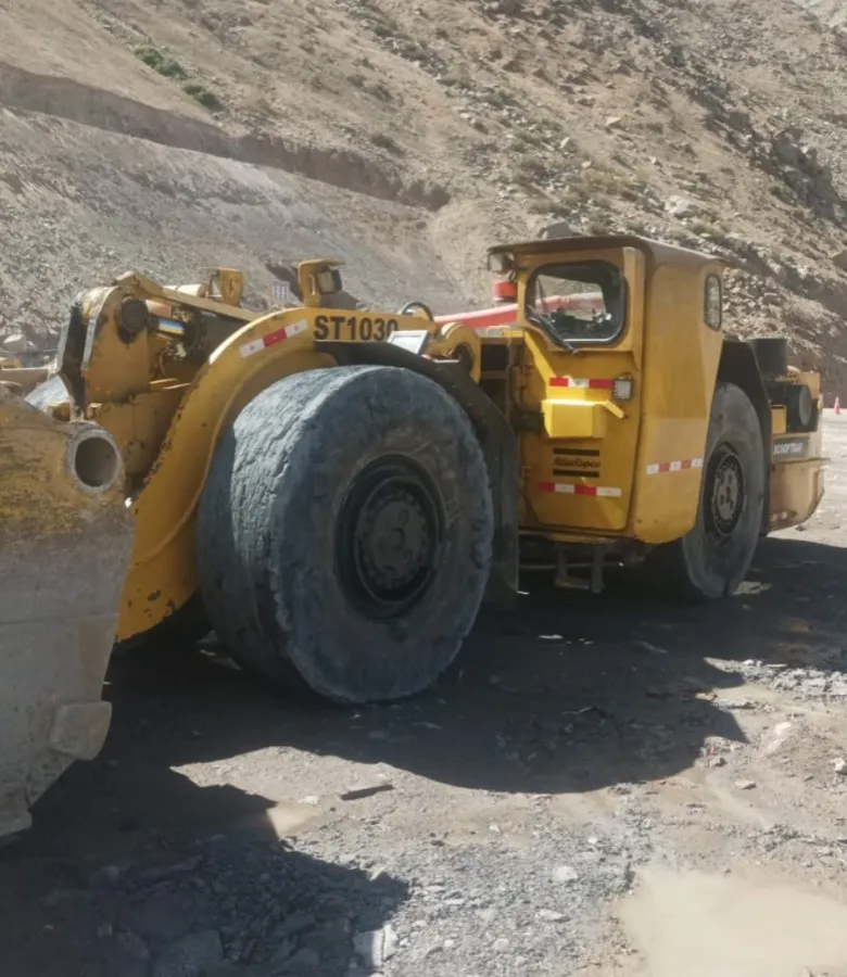 Cargador de bajo perfil ATLAS COPCO ST1030 (2012) - Foto # 2