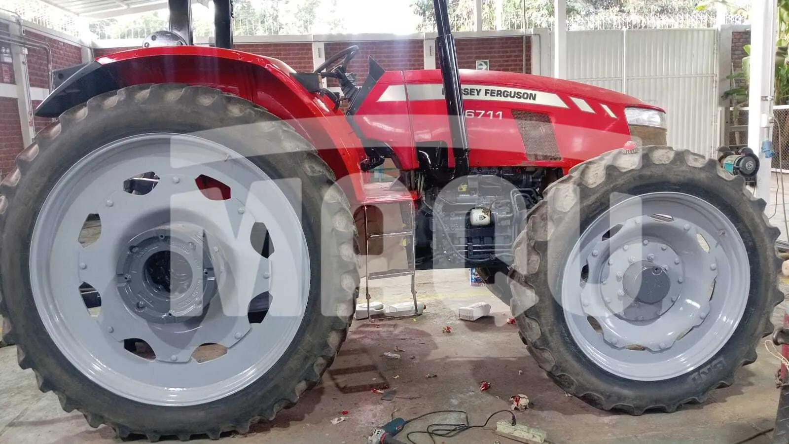 Tractor agrícola MASSEY FERGUSON 6711 (2022) - Foto # 2