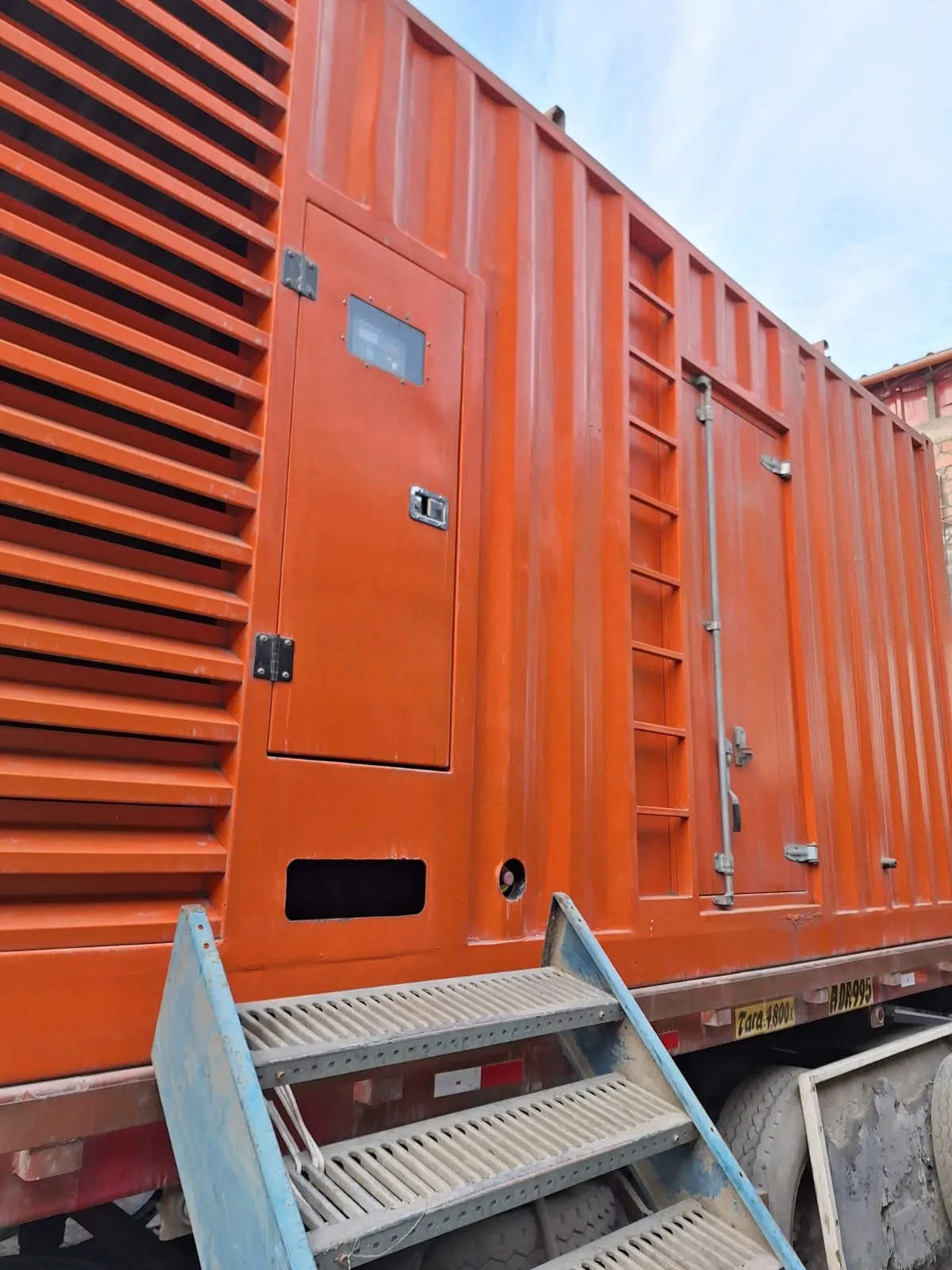 Grupo electrógeno CUMMINS KTA50 (2005) - Foto # 3