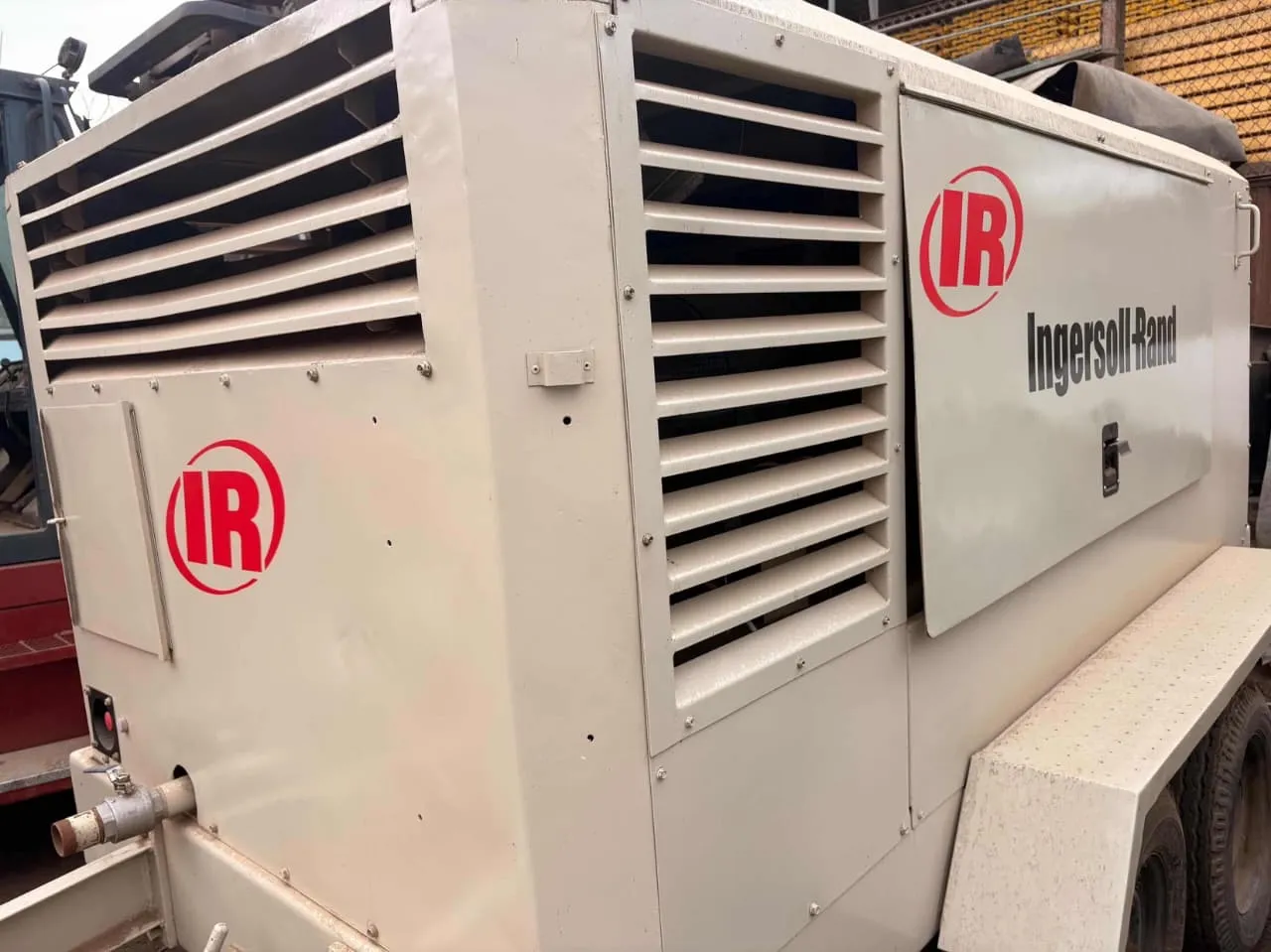 Compresora de aire INGERSOLL RAND 750CFM (2016) - Foto # 2