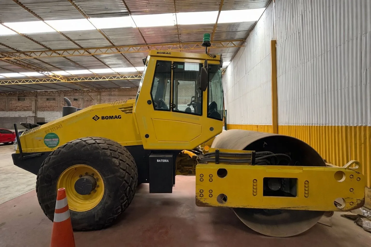 Rodillo BOMAG BW211 (2015)