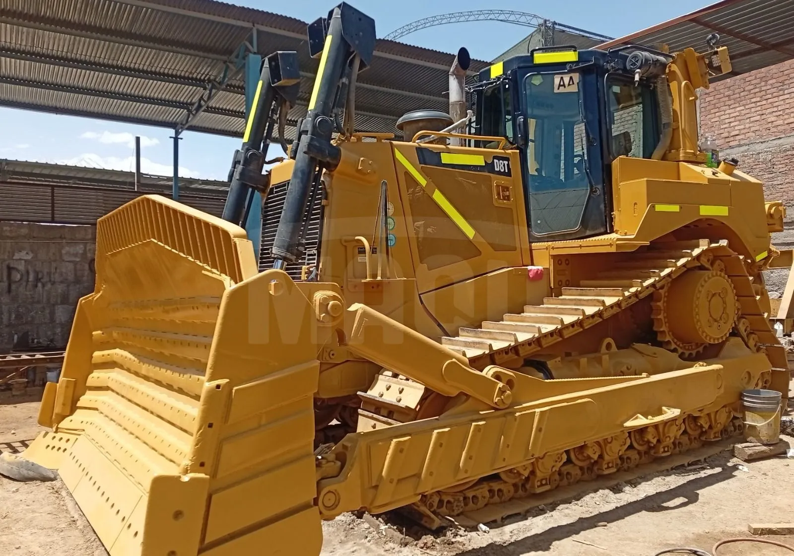 Tractor de oruga CATERPILLAR D8T (2016)