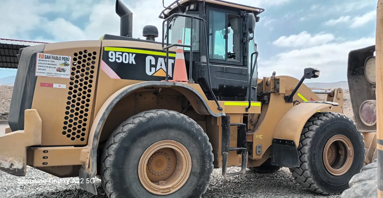 Cargador frontal CATERPILLAR 950K (2015)