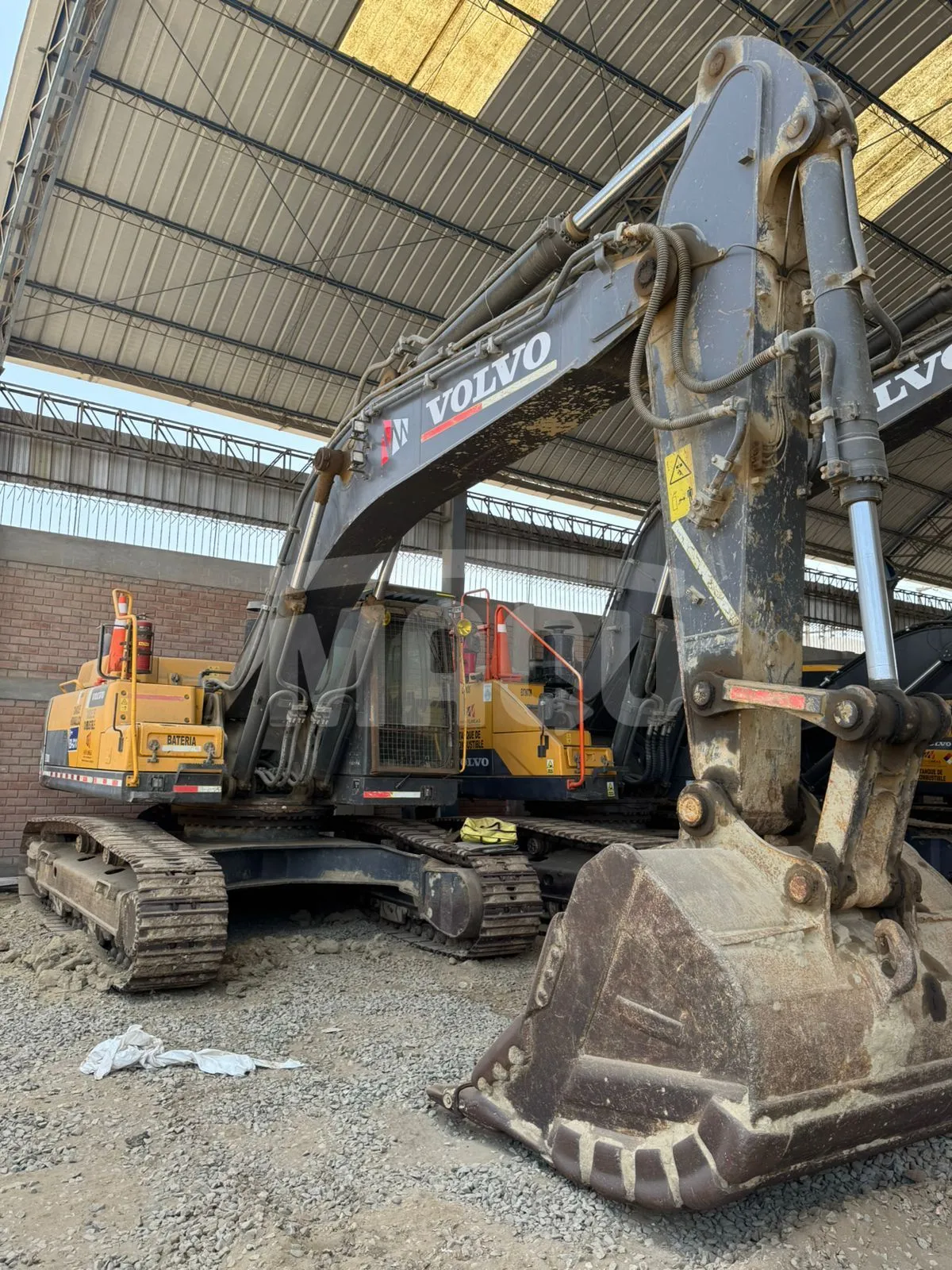 Excavadora sobre orugas VOLVO EC380DL (2021)