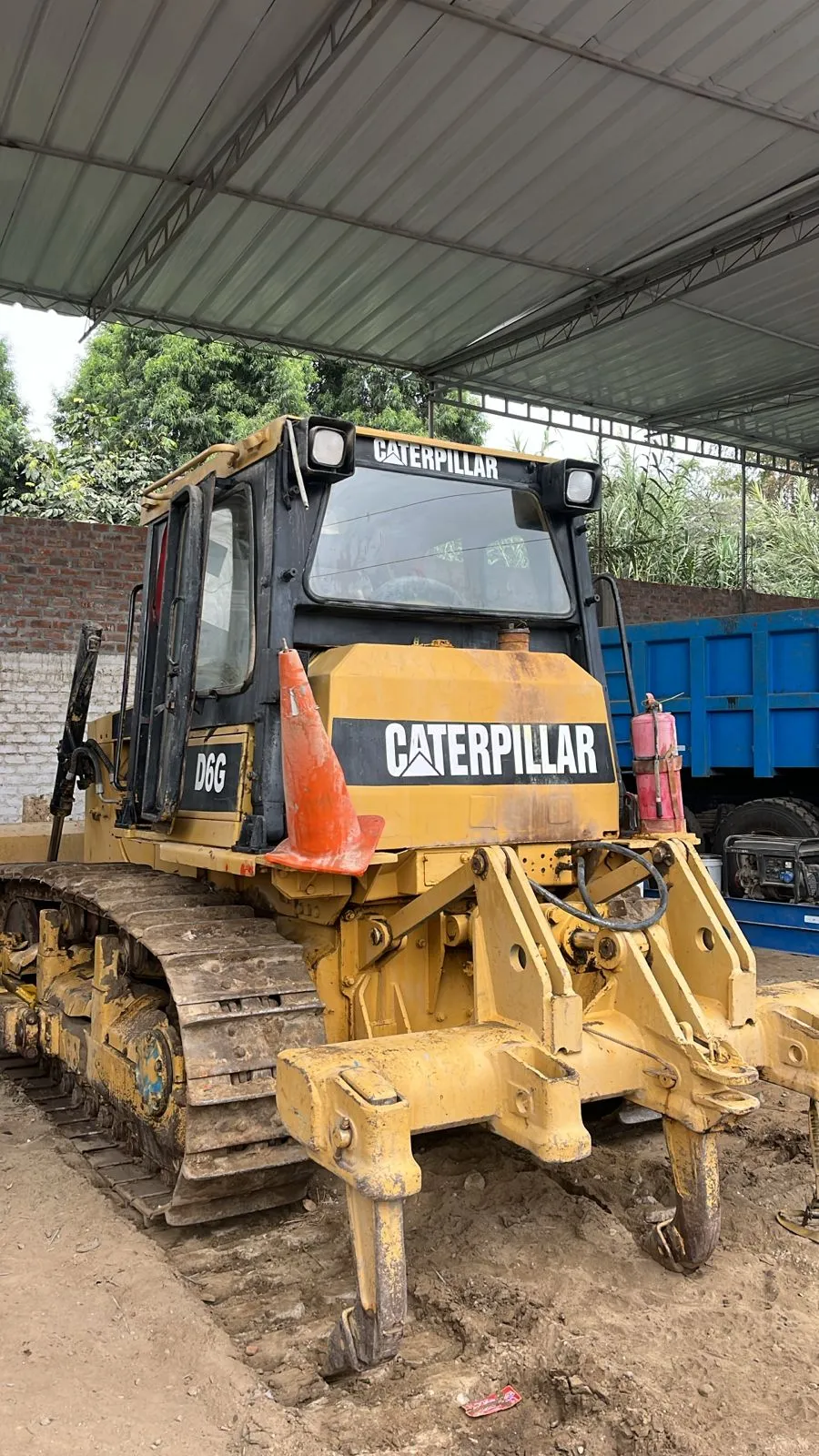 Tractor de oruga CATERPILLAR D6G (2000)
