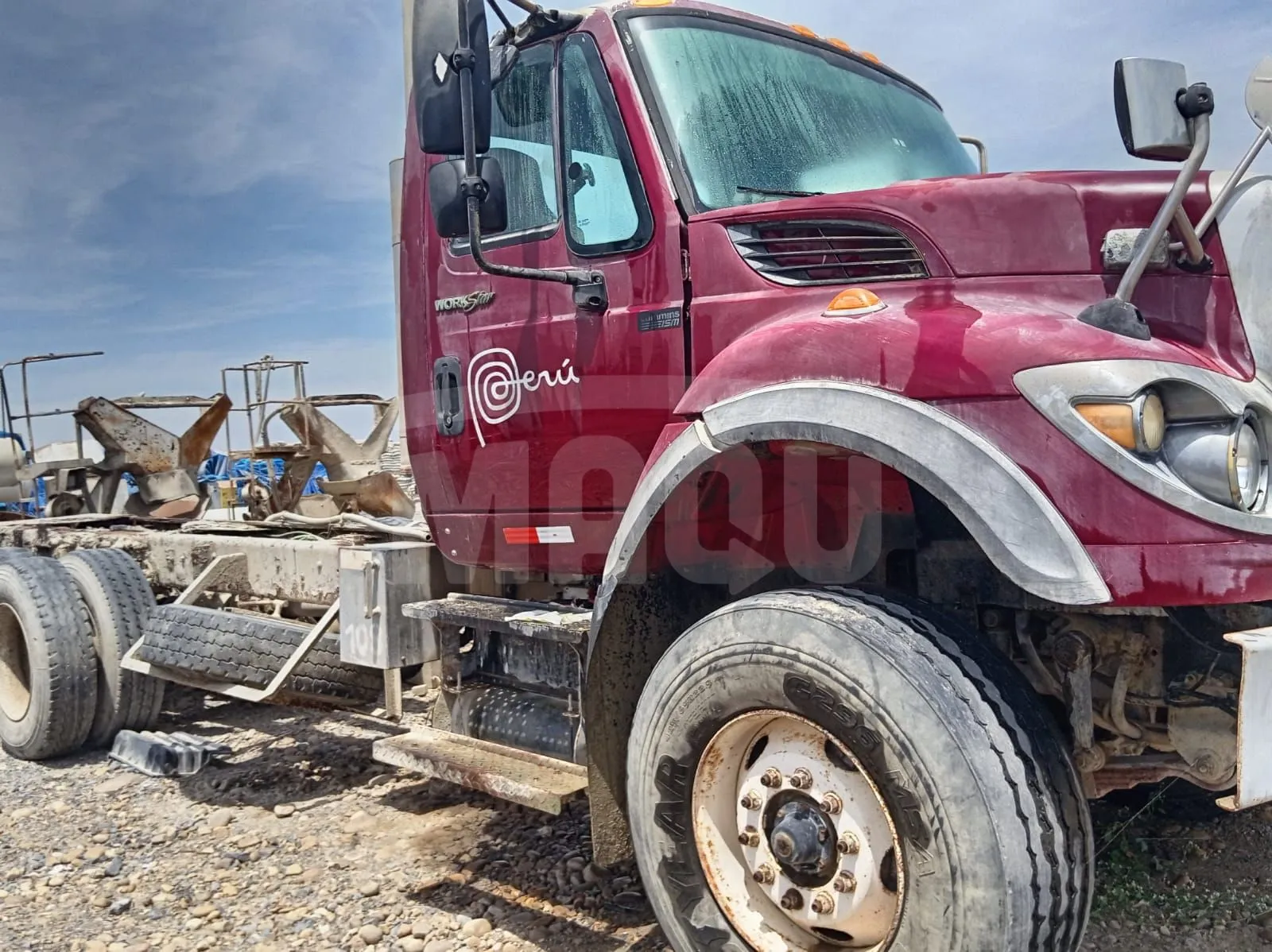 Volquete INTERNATIONAL 7600 SBA 6X4 (2013)