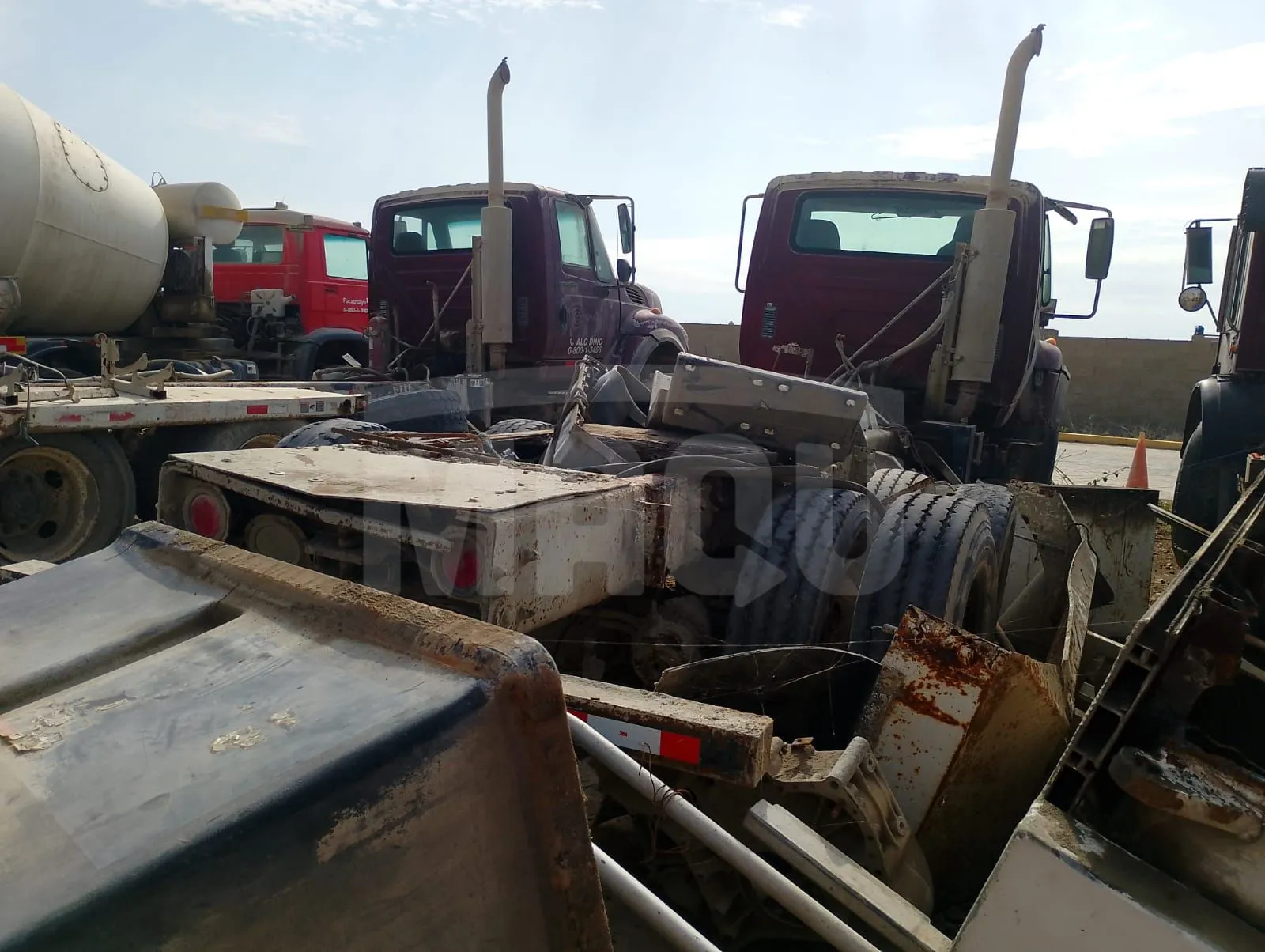 Volquete INTERNATIONAL 7600 SBA 6X4 (2013)