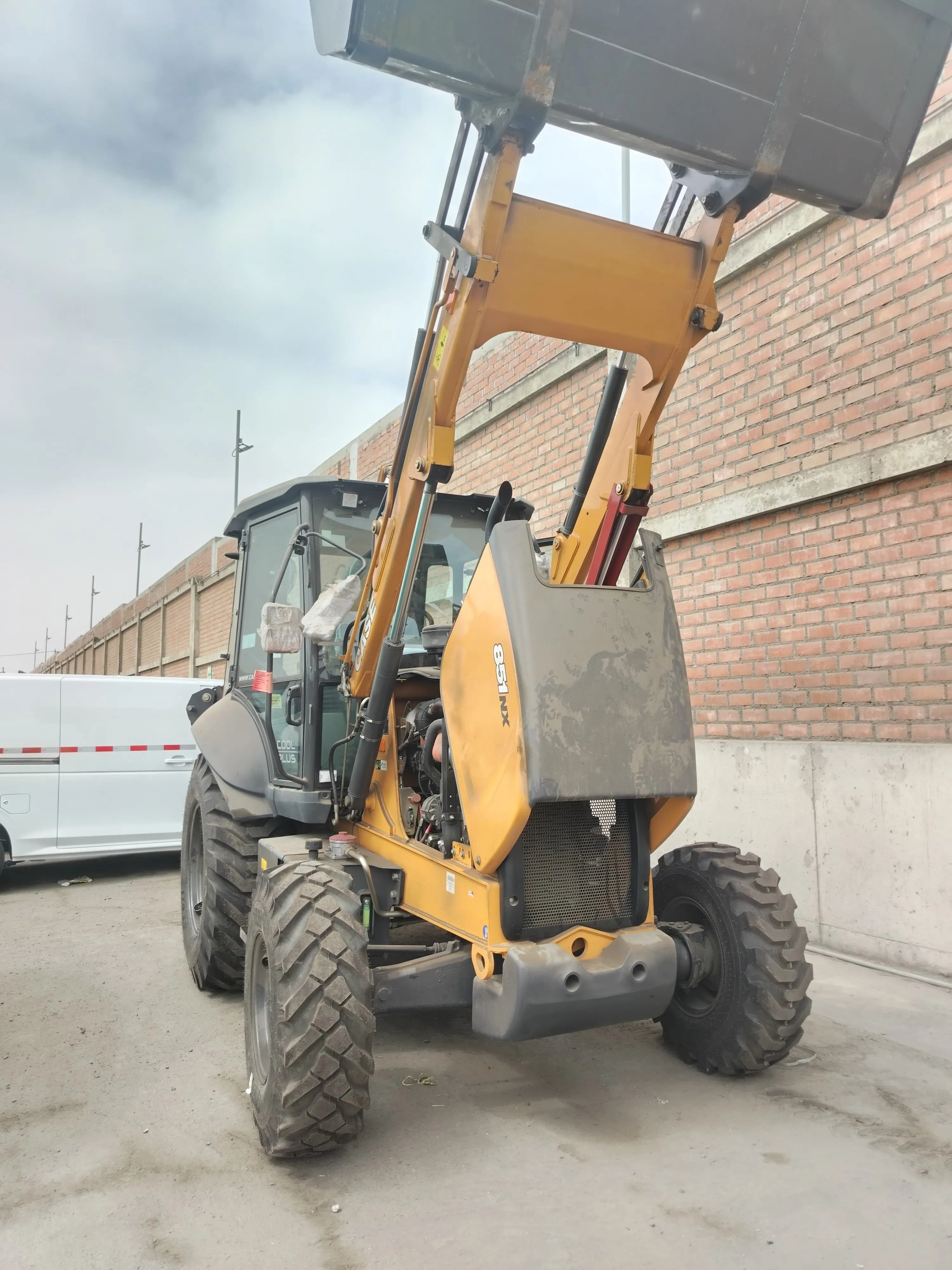 Retroexcavadora CASE 851NX 4WD (2025)