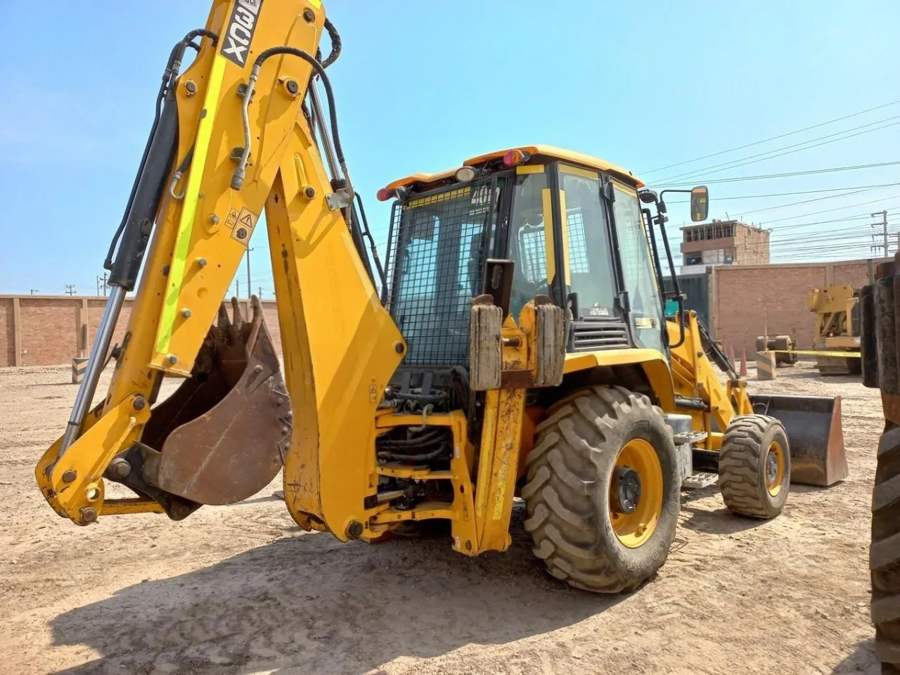 Retroexcavadora JCB 3CXTT (2019)