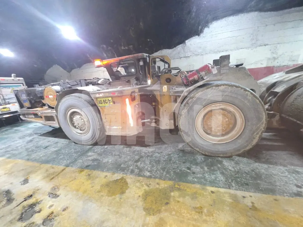 Cargador de bajo perfil CATERPILLAR R1300G (2017)