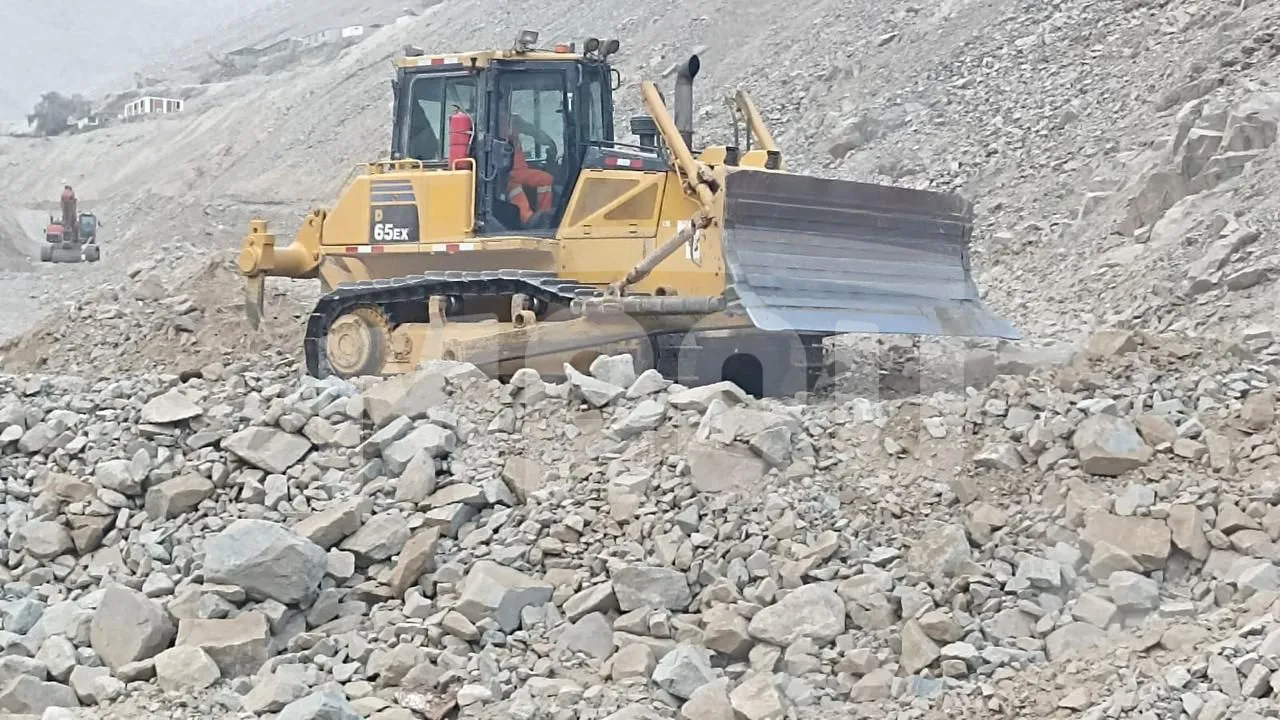 Tractor de oruga KOMATSU D65EX (2014)