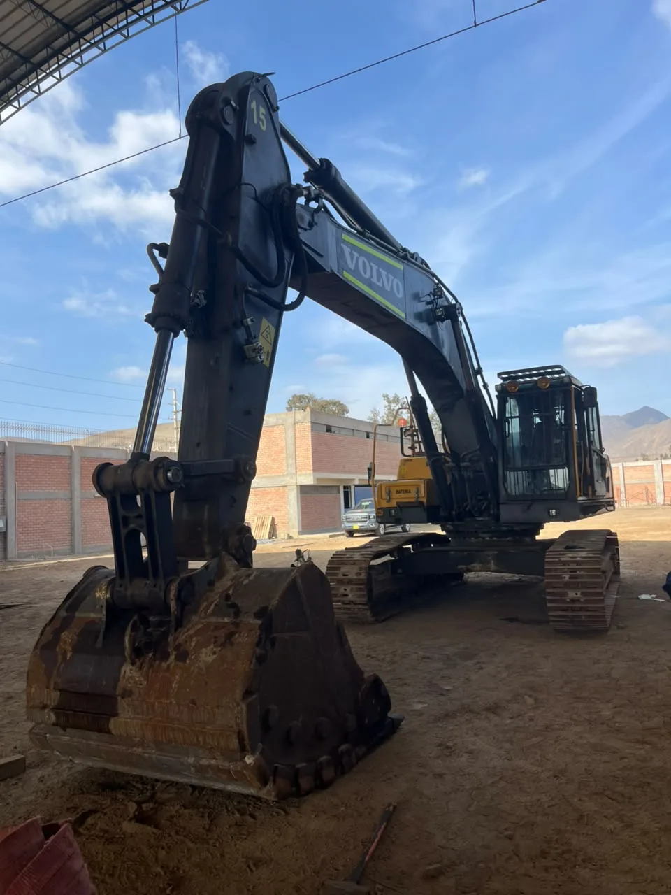 Excavadora sobre orugas VOLVO EC380DL (2024)