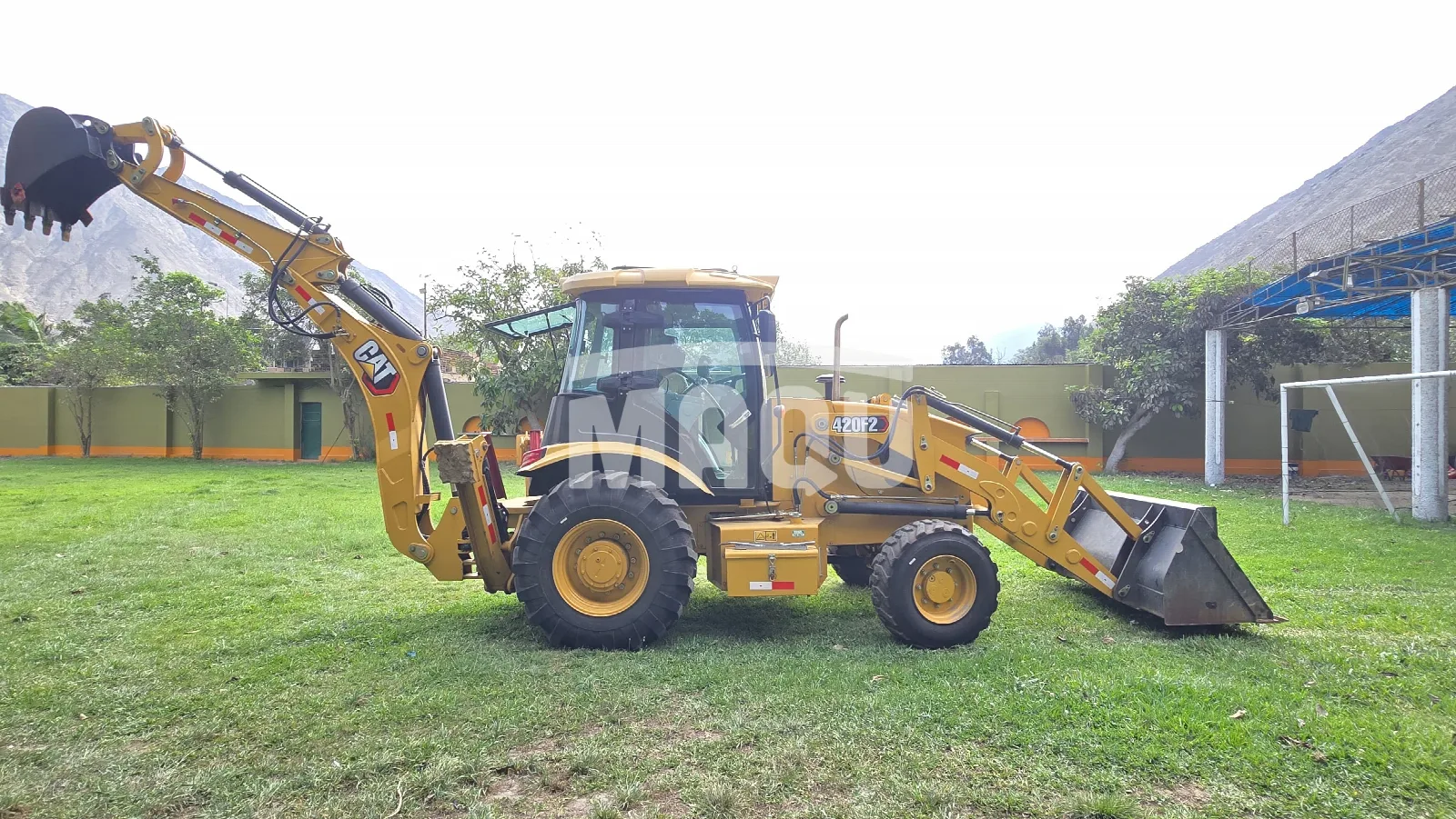 Retroexcavadora CATERPILLAR 420F2 (2025)