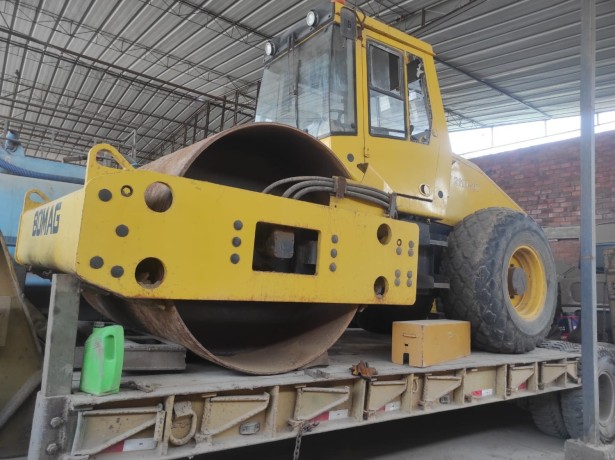 rodillo-vibratorio-bomag-bw211-d-40-big-0