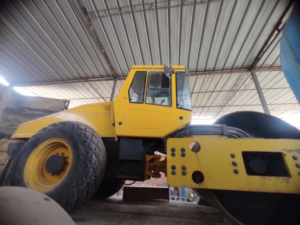 rodillo-vibratorio-bomag-bw211d-40-big-1