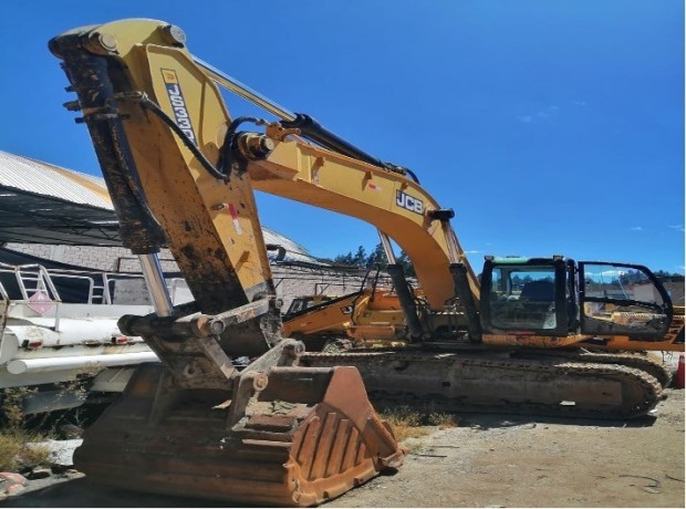 excavadora-sobre-orugas-jcb-js-330l-big-1