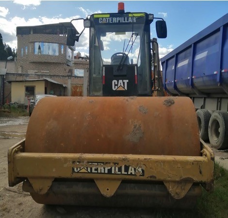 rodillo-vibratorio-caterpillar-cs533e-big-1