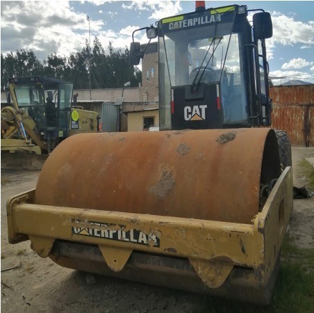 rodillo-vibratorio-caterpillar-cs533e-big-2