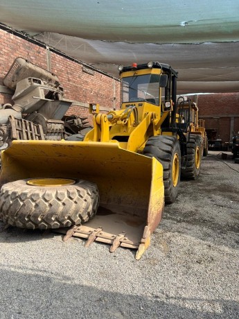 cargador-frontal-komatsu-wa420-big-2