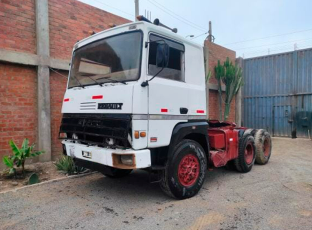 tracto-remolcador-renault-g8h-6x4-big-2