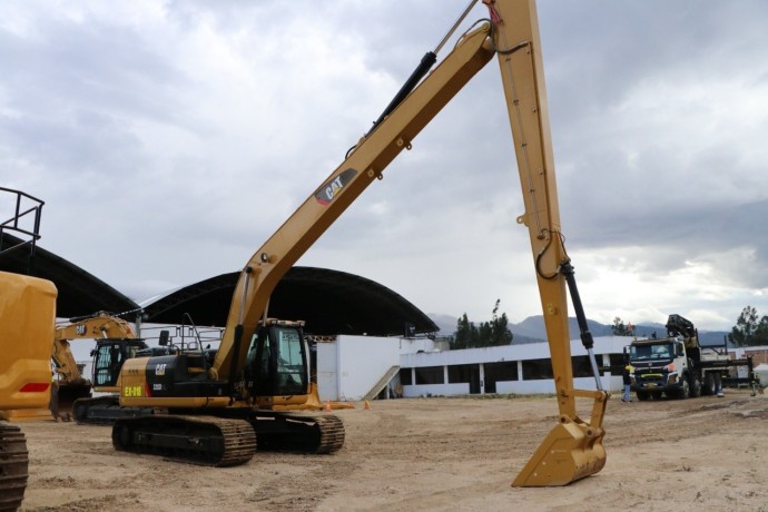 excavadora-sobre-orugas-caterpillar-320d2l-big-1