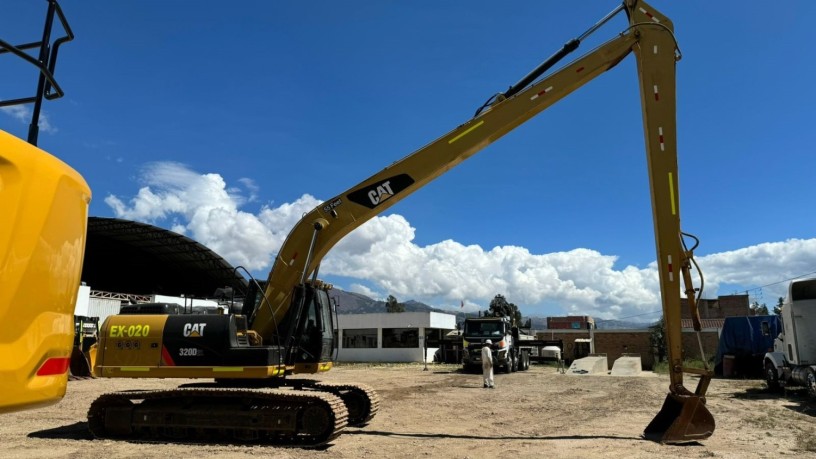 excavadora-sobre-orugas-caterpillar-320d2l-big-3