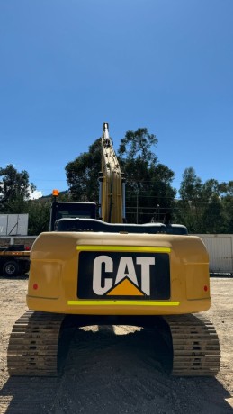 excavadora-sobre-orugas-caterpillar-320d2l-big-1