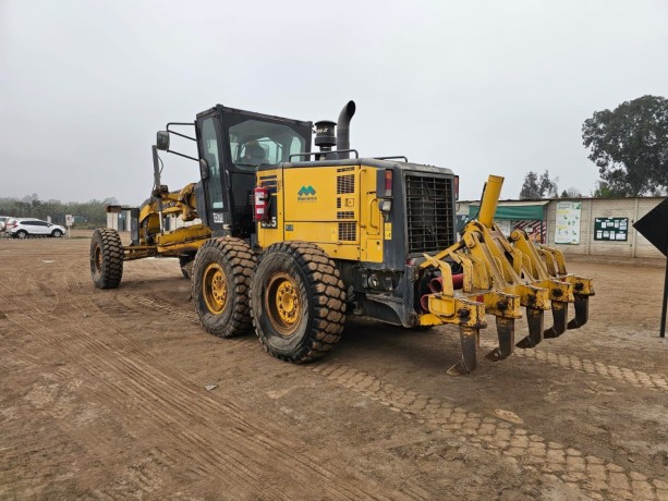 motoniveladora-komatsu-gd555-5-big-2