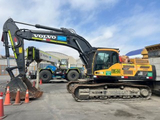 Excavadora sobre ruedas VOLVO EC380DL