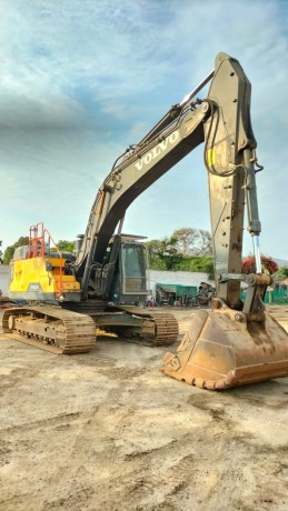 excavadora-sobre-orugas-volvo-ec380dl-big-3