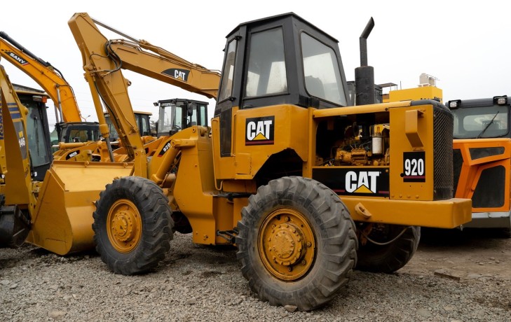 cargador-frontal-caterpillar-930-big-0